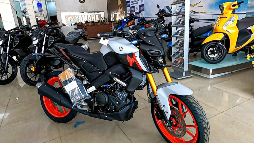 KTM छपरी बाइक से लाख गुणा अच्छा है Yamaha MT 15 Bike, जानिए शोरूम कीमत और फीचर्स